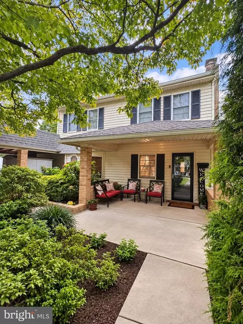 1416 Kingsley Rd, Havertown, PA 19083