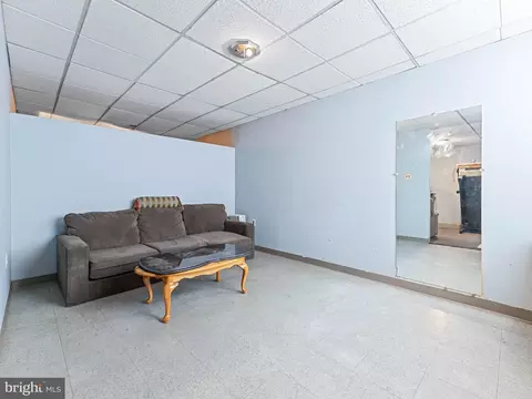 Living - 257 Long Ln, Darby, PA 19082 photo 2 of 3