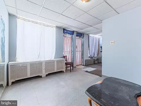Living - 257 Long Ln, Darby, PA 19082 photo 3 of 3