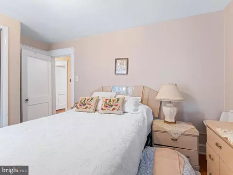 Bedroom - 257 Long Ln, Darby, PA 19082 photo 2 of 10