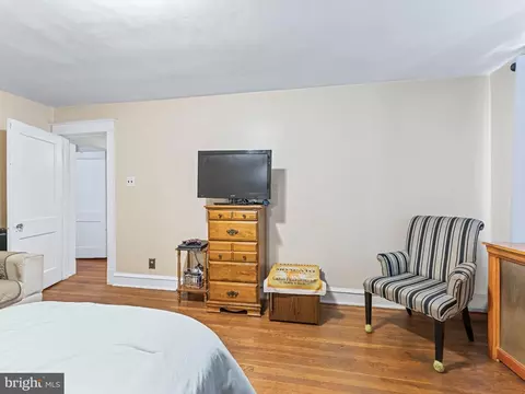 Bedroom - 257 Long Ln, Darby, PA 19082 photo 5 of 10