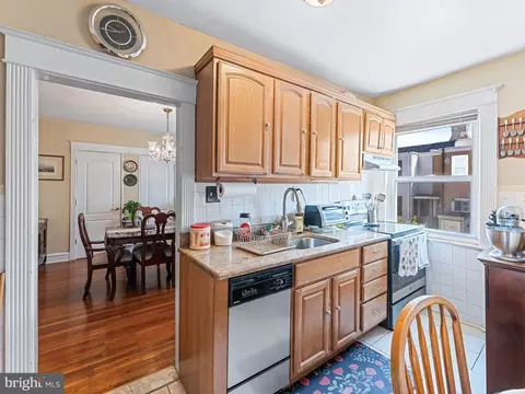 Kitchen - 257 Long Ln, Darby, PA 19082 photo 2 of 4