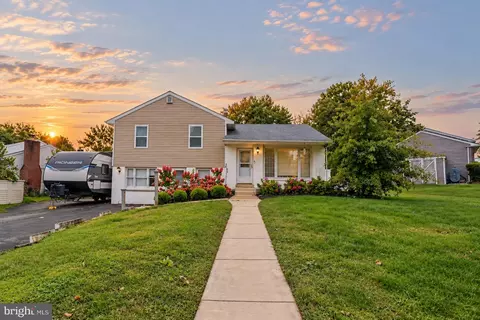 2232 E Helms Mnr, Ogden, PA 19061