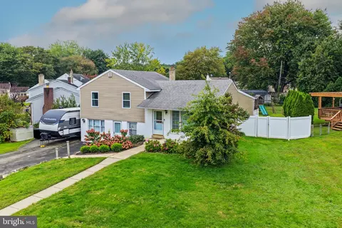 View/Area - 2232 E Helms Mnr, Ogden, PA 19061 photo 1 of 2