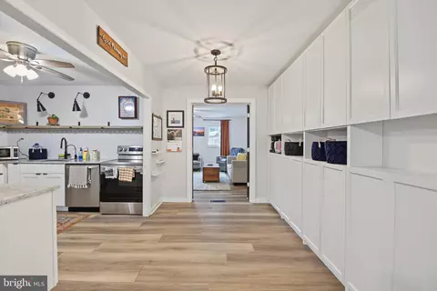 Entry Way - 2232 E Helms Mnr, Ogden, PA 19061 photo 3 of 6