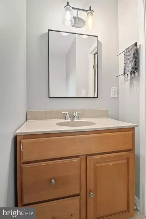 Bath - 2232 E Helms Mnr, Ogden, PA 19061 photo 1 of 3