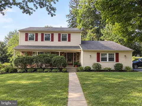 604 Heather Ln, Bryn Mawr, PA 19010