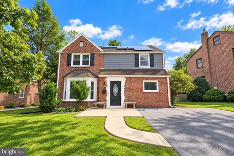 1638 Surrey Ln, Havertown, PA 19083