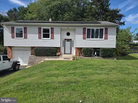 33 Mulberry St, Boothwyn, PA 19061