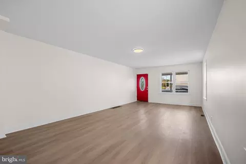 Living - 19 W 9th St, Marcus Hook, PA 19061 photo 2 of 2