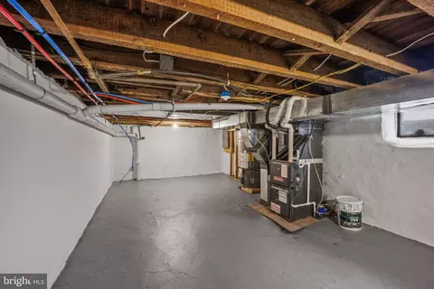 Entry Way - 19 W 9th St, Marcus Hook, PA 19061 photo 7 of 8