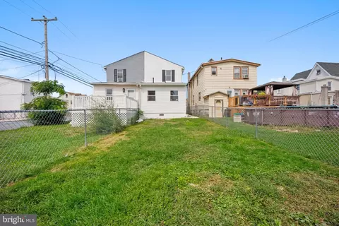 Exterior - 19 W 9th St, Marcus Hook, PA 19061 photo 5 of 5