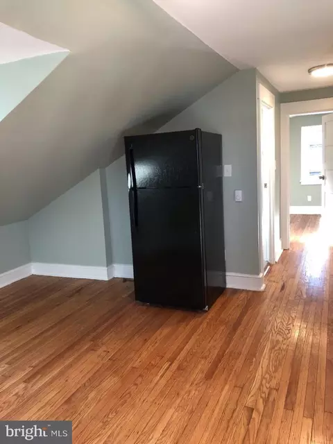 Entry Way - 42 Brandon Rd, Darby, PA 19082 photo 2 of 2