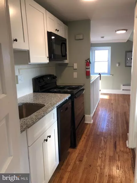Kitchen - 42 Brandon Rd, Darby, PA 19082 photo 4 of 5