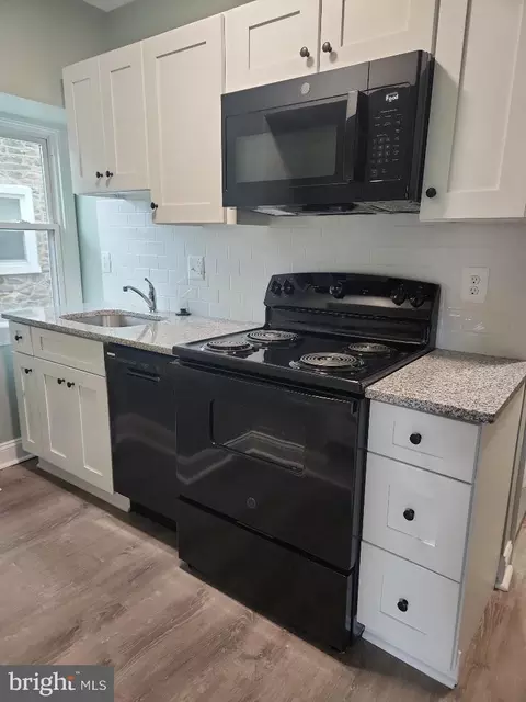 Kitchen - 42 Brandon Rd, Darby, PA 19082 photo 1 of 5
