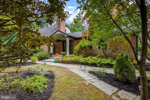 205 Spruce Tree Rd, Wayne, PA 19087