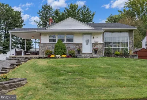 409 Redhill Dr, Broomall, PA 19008