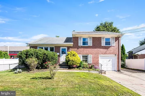 1008 Kedron Ave, Morton, PA 19070