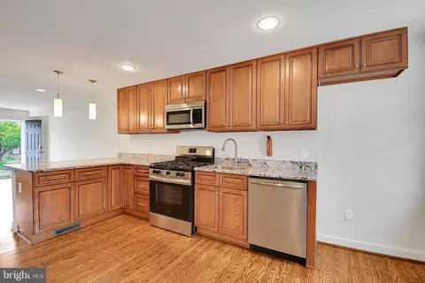 732 Crescent Dr, Glenolden, PA 19036