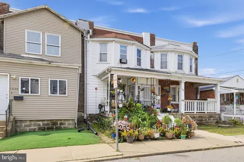 Exterior - 1028 Washington Ave, Marcus Hook, PA 19061 photo 3 of 6