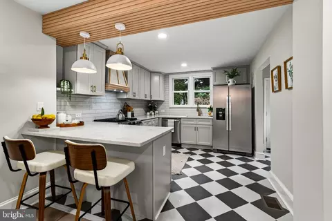 Kitchen - 256 N Aberdeen Ave, Wayne, PA 19087 photo 6 of 6