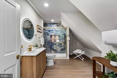 Bath - 256 N Aberdeen Ave, Wayne, PA 19087 photo 7 of 8