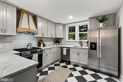 Kitchen - 256 N Aberdeen Ave, Wayne, PA 19087 photo 1 of 6