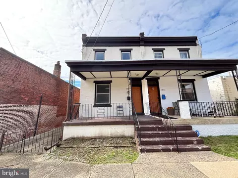 306 S 3rd St, Darby, PA 19023