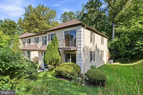 17 Summit Dr, Bryn Mawr, PA 19010