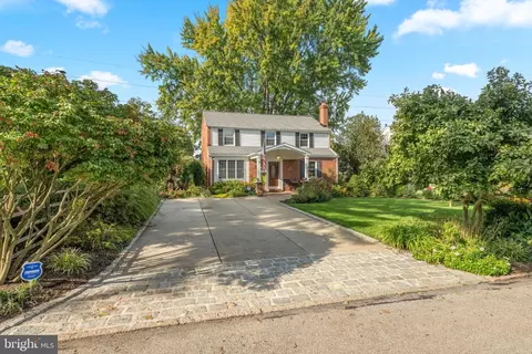 108 Buckingham Dr, Bryn Mawr, PA 19010