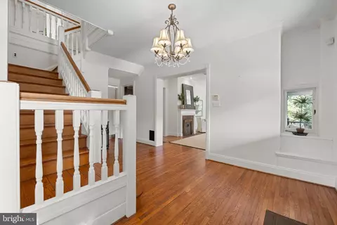 Entry Way - 103 Walnut Ave, Wayne, PA 19087 photo 4 of 13