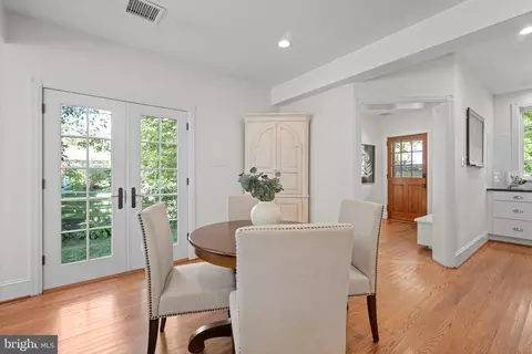 Entry Way - 103 Walnut Ave, Wayne, PA 19087 photo 5 of 13
