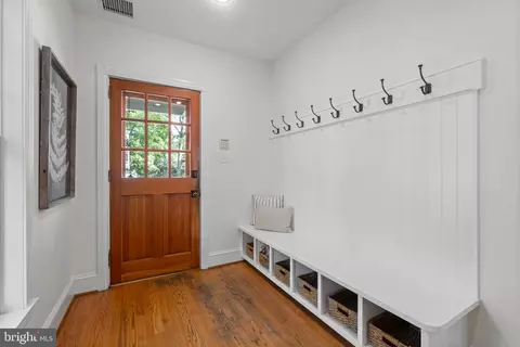Entry Way - 103 Walnut Ave, Wayne, PA 19087 photo 10 of 13