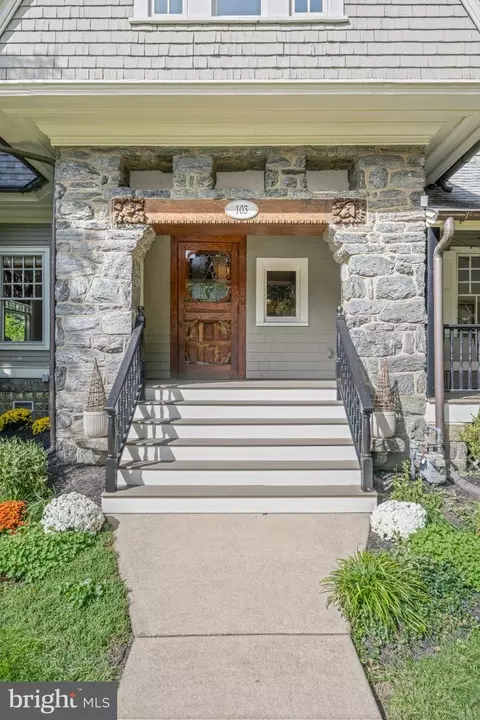 Exterior - 103 Walnut Ave, Wayne, PA 19087 photo 3 of 12