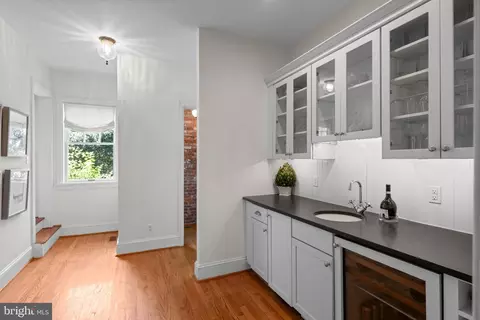Entry Way - 103 Walnut Ave, Wayne, PA 19087 photo 7 of 13