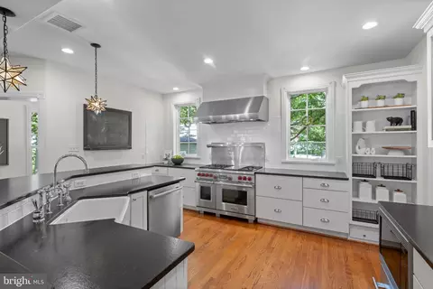 Kitchen - 103 Walnut Ave, Wayne, PA 19087 photo 3 of 4