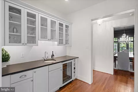 Entry Way - 103 Walnut Ave, Wayne, PA 19087 photo 6 of 13