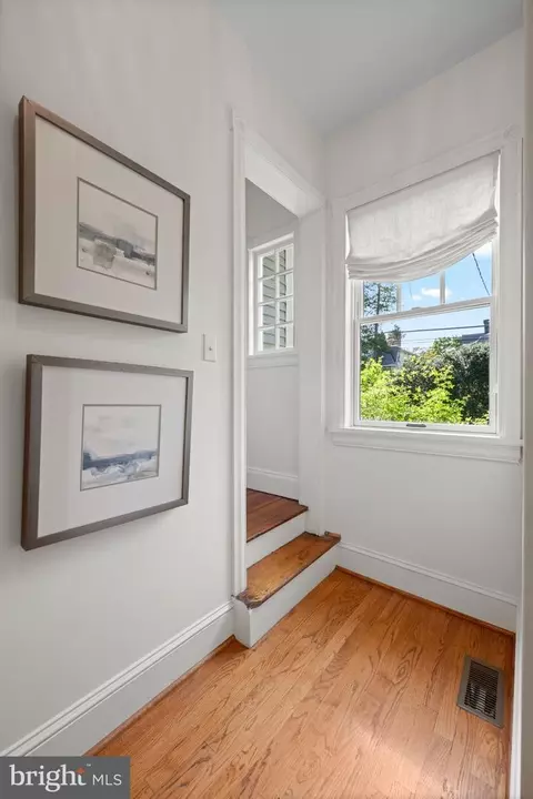 Entry Way - 103 Walnut Ave, Wayne, PA 19087 photo 8 of 13