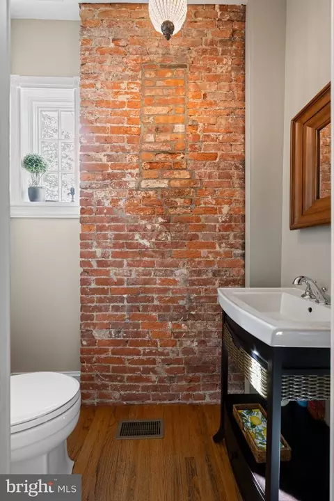 Bath - 103 Walnut Ave, Wayne, PA 19087 photo 1 of 6
