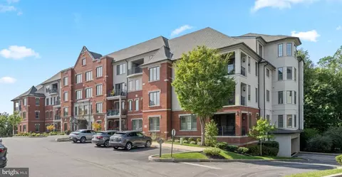 6403 Parkview Dr, Haverford, PA 19041