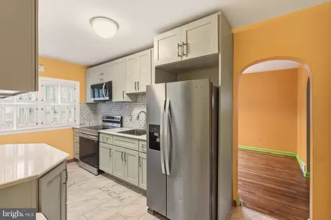 Entry Way - 1850 Larkin Rd, Boothwyn, PA 19061 photo 1 of 1