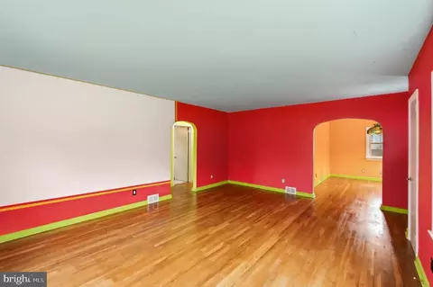Living - 1850 Larkin Rd, Boothwyn, PA 19061 photo 1 of 3