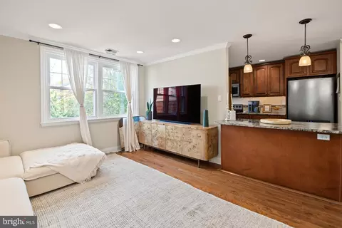 Living - 500 E Lancaster Ave # 112, Wayne, PA 19087 photo 2 of 2