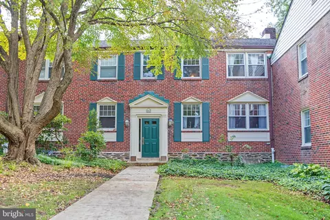 Exterior - 500 E Lancaster Ave # 112, Wayne, PA 19087 photo 1 of 2