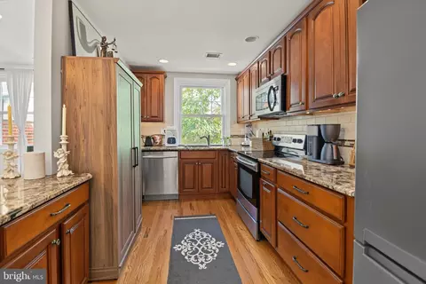 Kitchen - 500 E Lancaster Ave # 112, Wayne, PA 19087 photo 1 of 2