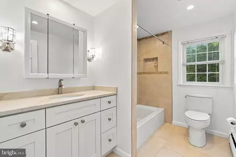 Bath - 624 W Wayne Ave, Wayne, PA 19087 photo 1 of 3