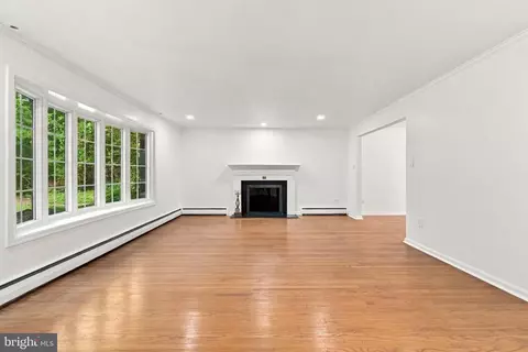 Living - 624 W Wayne Ave, Wayne, PA 19087 photo 1 of 6