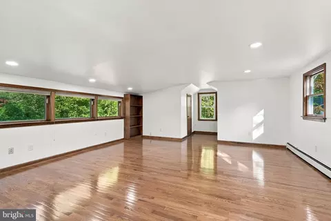 Living - 624 W Wayne Ave, Wayne, PA 19087 photo 4 of 6