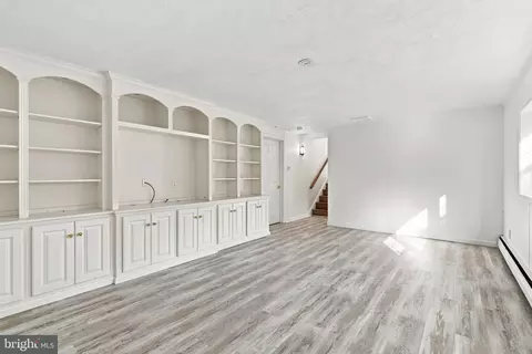 Living - 624 W Wayne Ave, Wayne, PA 19087 photo 6 of 6