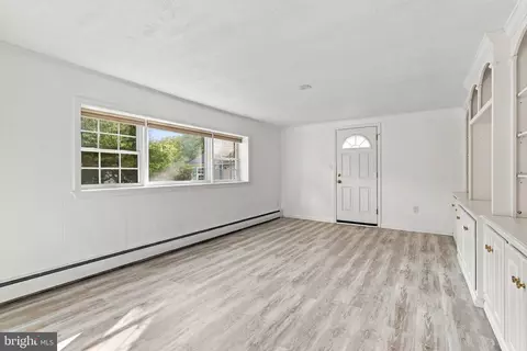 Living - 624 W Wayne Ave, Wayne, PA 19087 photo 5 of 6